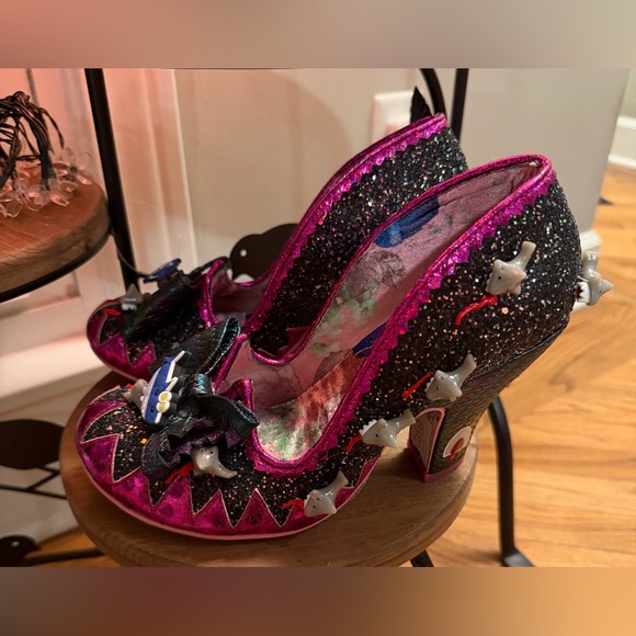 Artisan Custom One-of-a-Kind Shoe in Shark Theme, US Size 8 - Picture 2 of 14